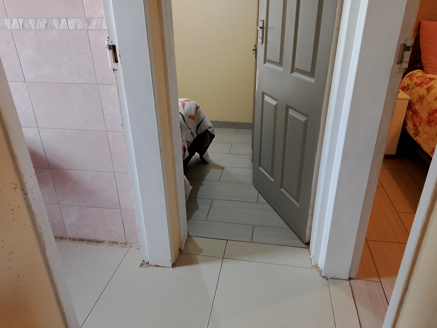 2 Bedroom Property for Sale in Bram Fischerville Gauteng