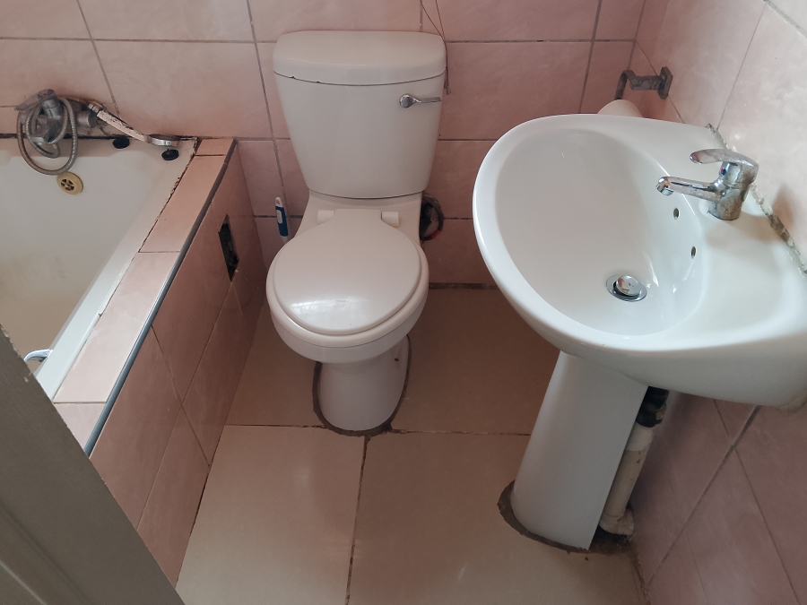 2 Bedroom Property for Sale in Bram Fischerville Gauteng