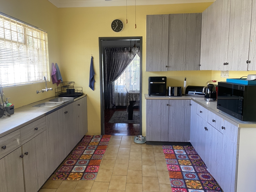 5 Bedroom Property for Sale in Robertsham Gauteng