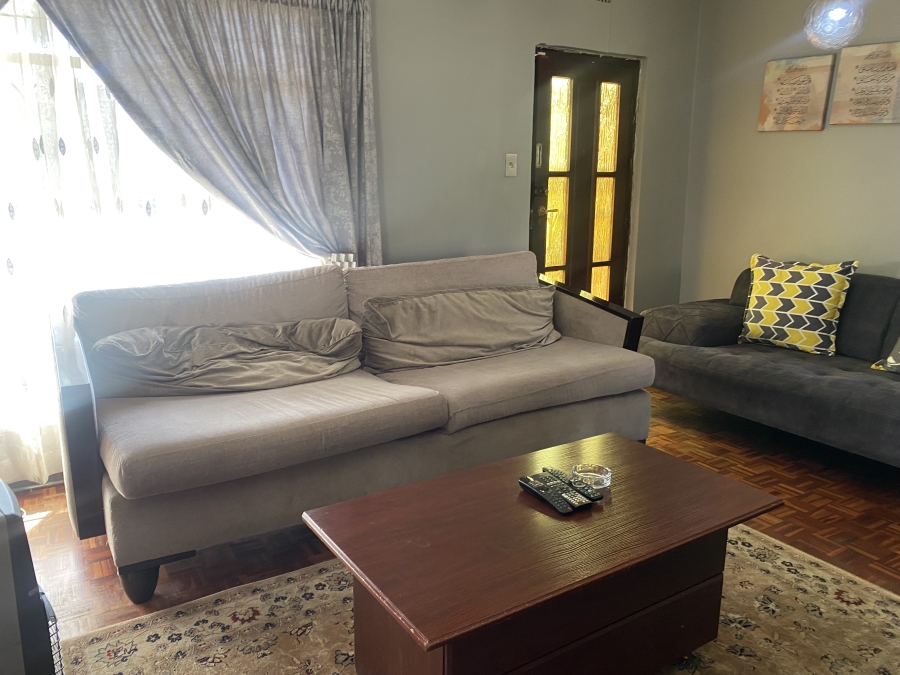 5 Bedroom Property for Sale in Robertsham Gauteng