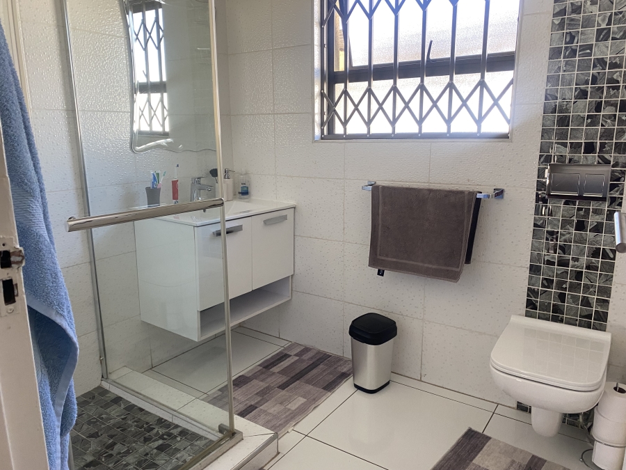 5 Bedroom Property for Sale in Robertsham Gauteng