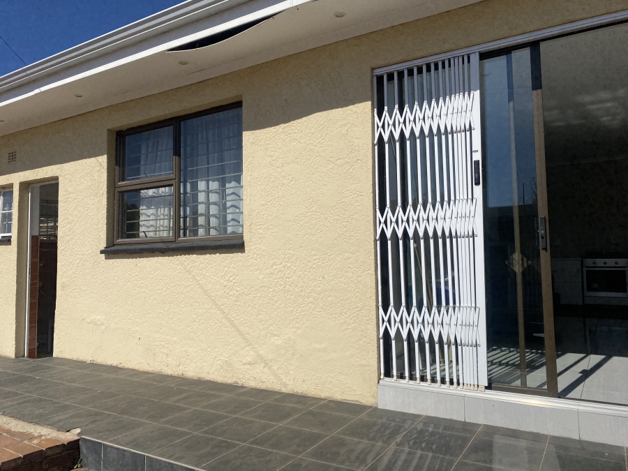 5 Bedroom Property for Sale in Robertsham Gauteng