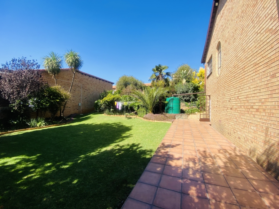 3 Bedroom Property for Sale in New Redruth Gauteng