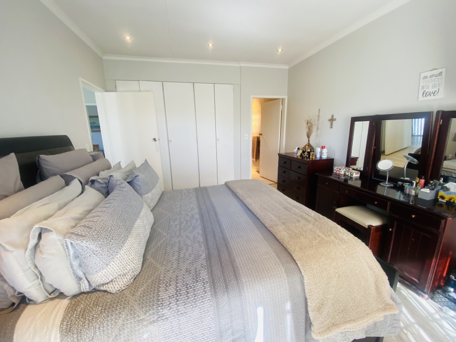3 Bedroom Property for Sale in New Redruth Gauteng