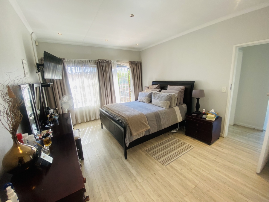 3 Bedroom Property for Sale in New Redruth Gauteng