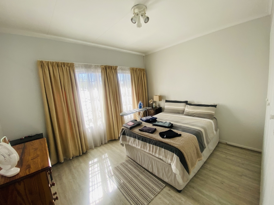 3 Bedroom Property for Sale in New Redruth Gauteng
