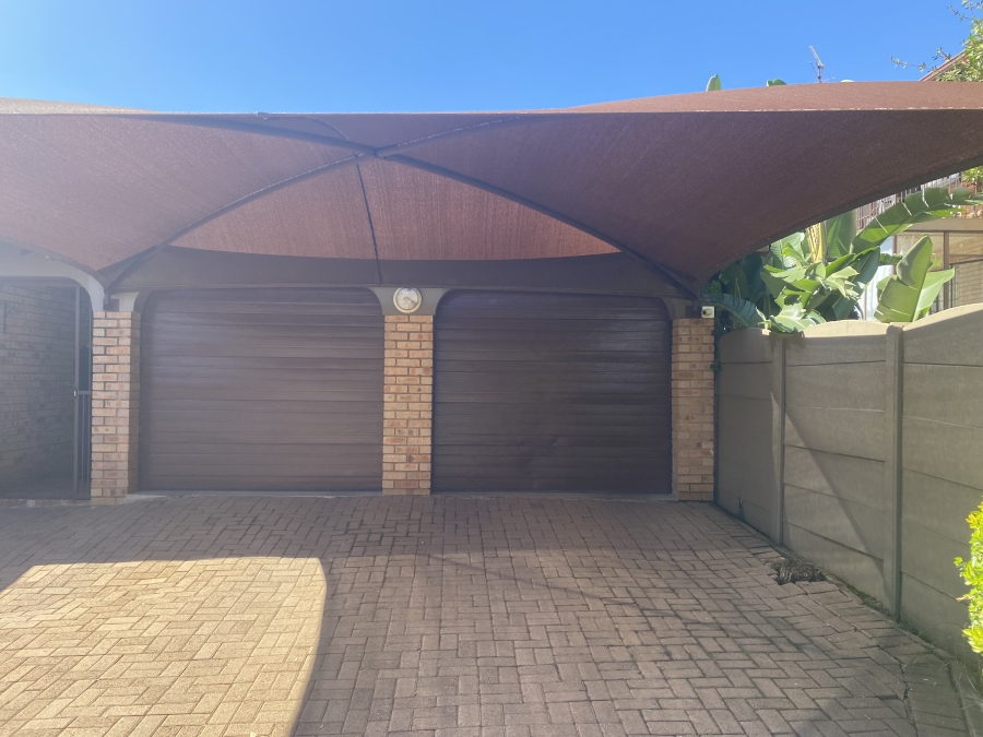 3 Bedroom Property for Sale in New Redruth Gauteng