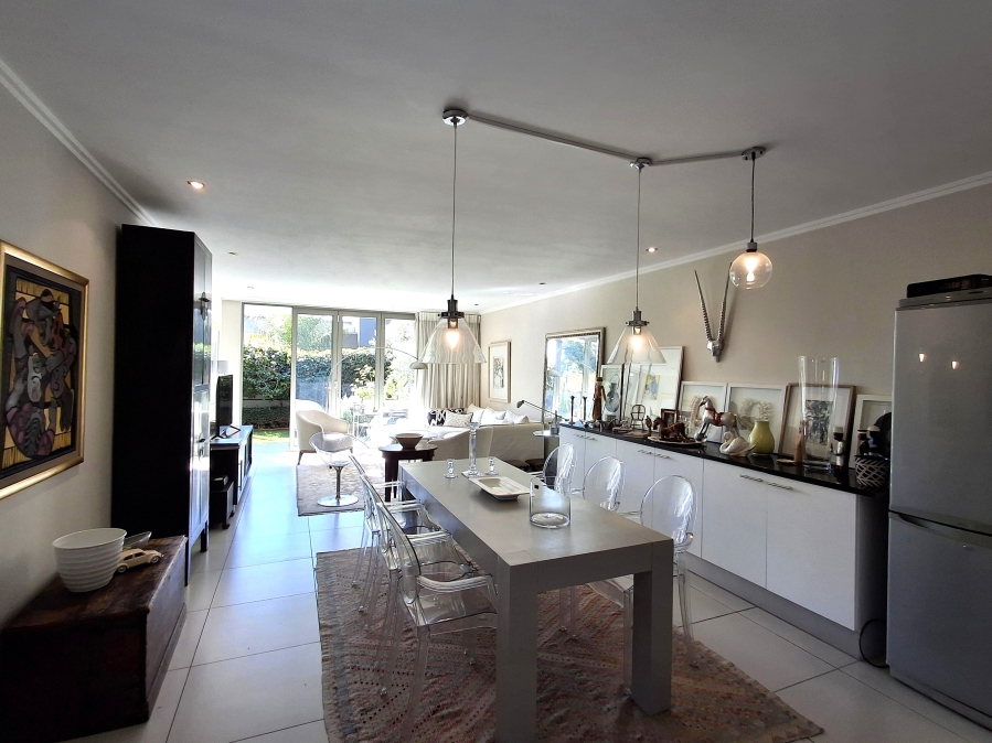 1 Bedroom Property for Sale in Hurlingham Gauteng