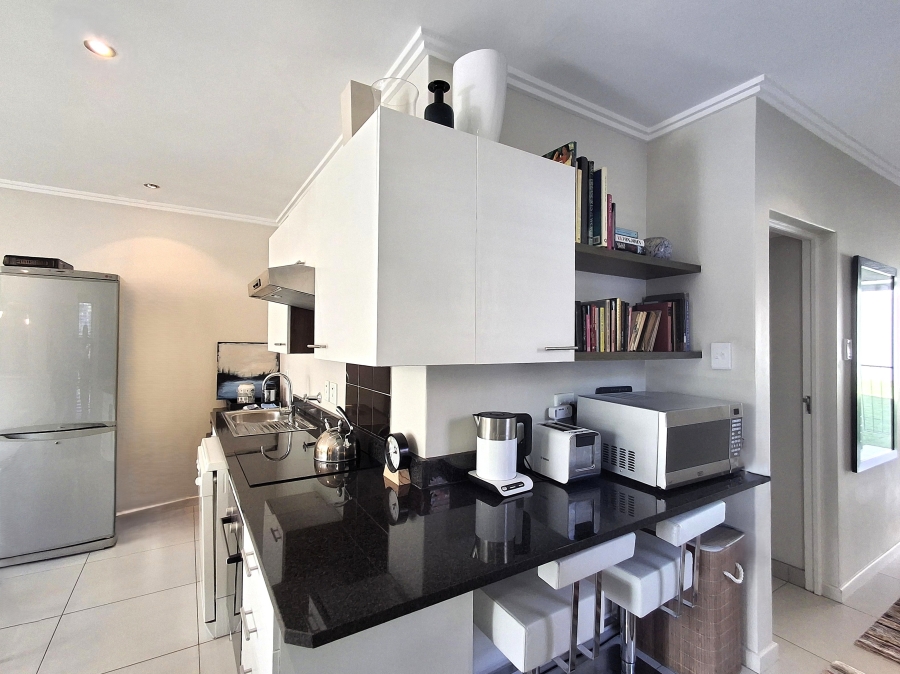 1 Bedroom Property for Sale in Hurlingham Gauteng