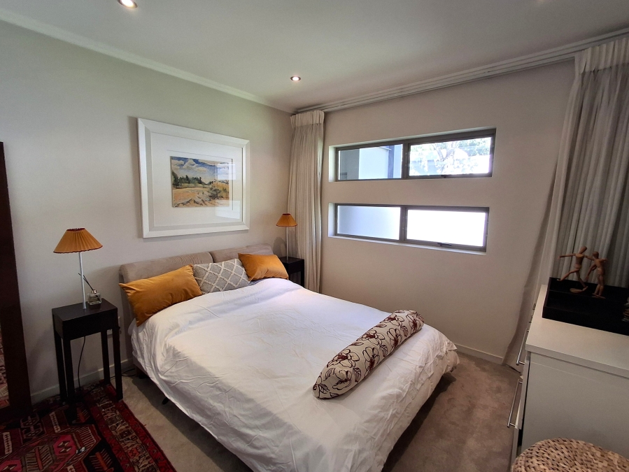 1 Bedroom Property for Sale in Hurlingham Gauteng