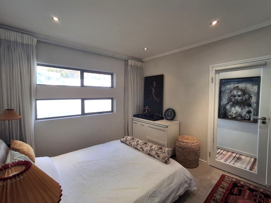 1 Bedroom Property for Sale in Hurlingham Gauteng