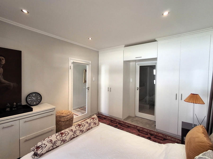 1 Bedroom Property for Sale in Hurlingham Gauteng