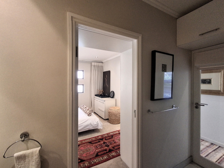 1 Bedroom Property for Sale in Hurlingham Gauteng