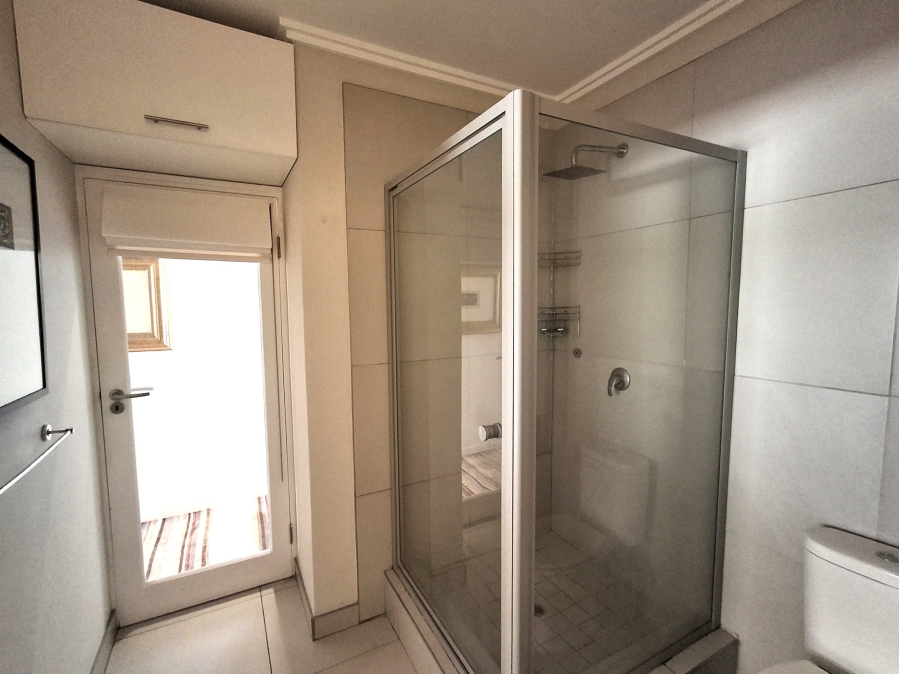 1 Bedroom Property for Sale in Hurlingham Gauteng