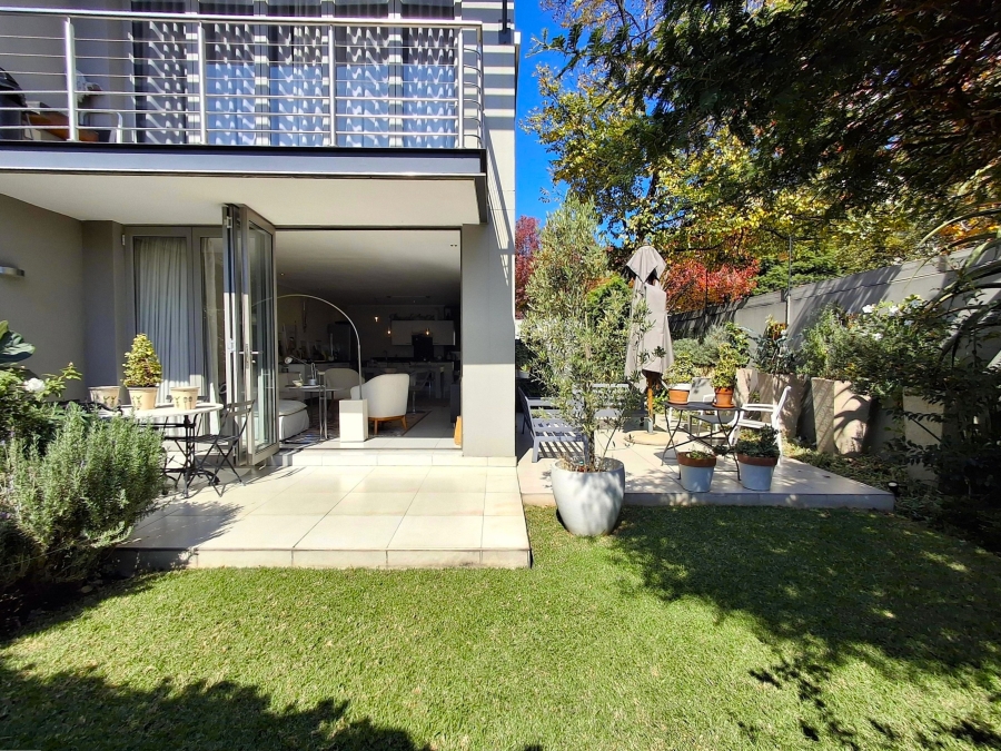 1 Bedroom Property for Sale in Hurlingham Gauteng