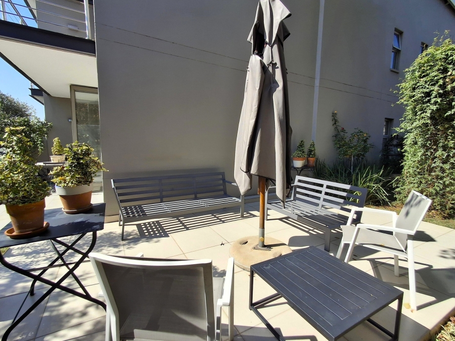 1 Bedroom Property for Sale in Hurlingham Gauteng