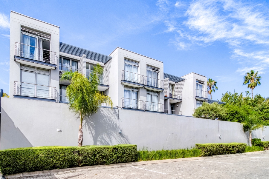 1 Bedroom Property for Sale in Hurlingham Gauteng
