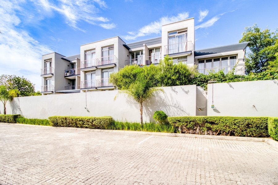 1 Bedroom Property for Sale in Hurlingham Gauteng