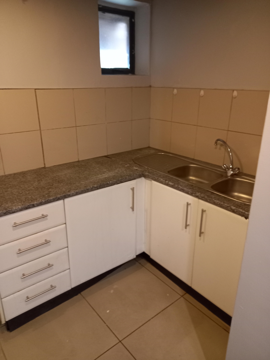 To Let commercial Property for Rent in Randjespark Gauteng