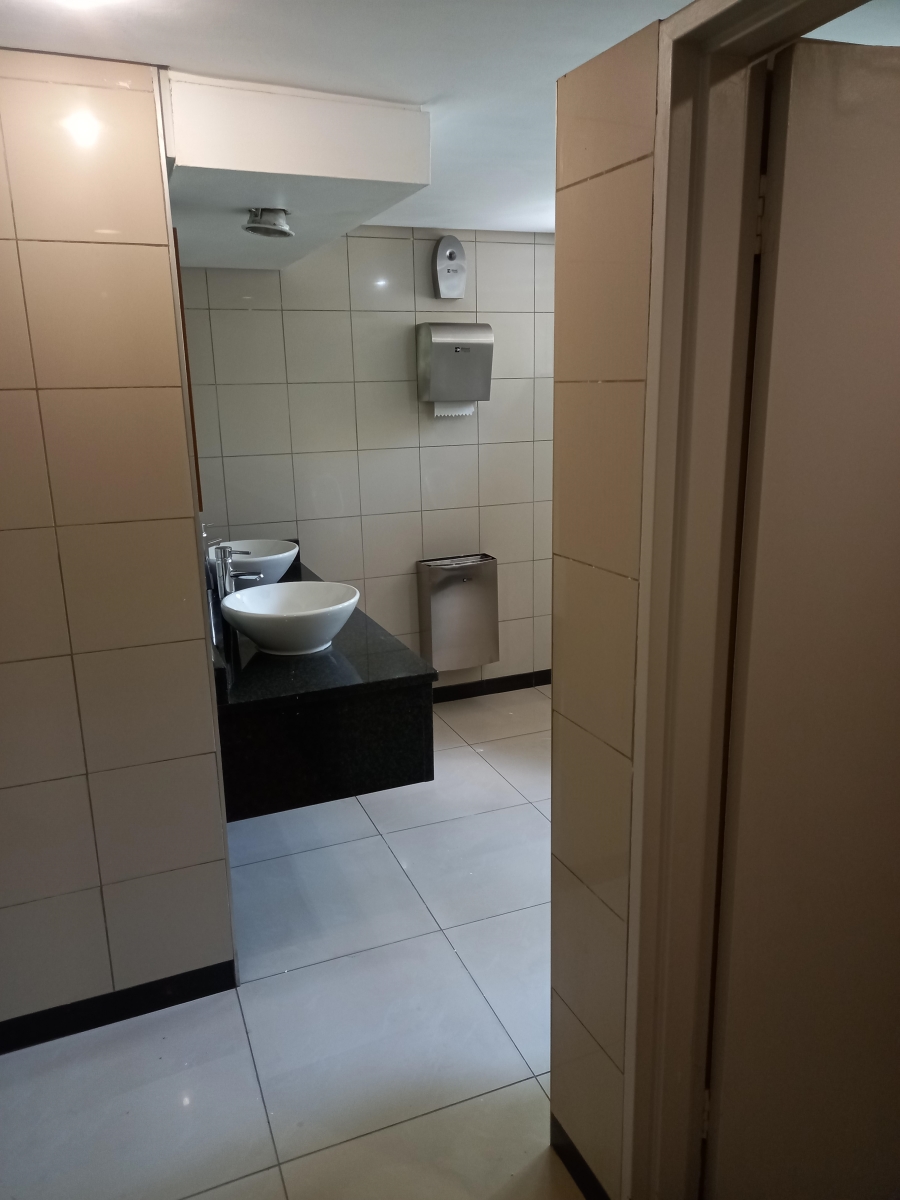 To Let commercial Property for Rent in Randjespark Gauteng