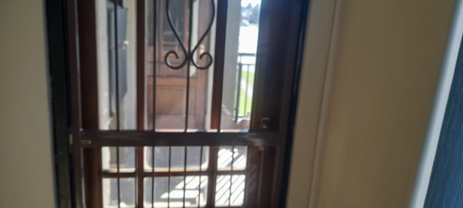 To Let commercial Property for Rent in Kenleaf Gauteng