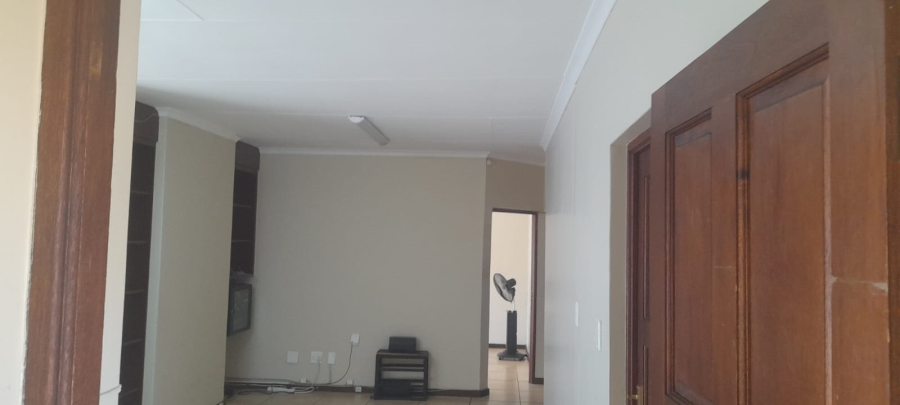 To Let commercial Property for Rent in Kenleaf Gauteng