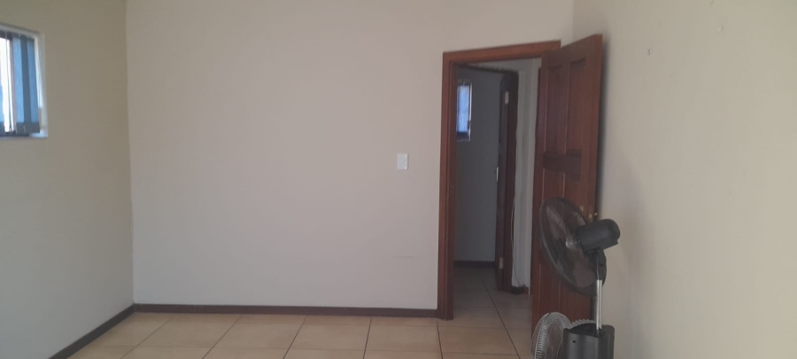 To Let commercial Property for Rent in Kenleaf Gauteng