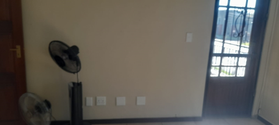 To Let commercial Property for Rent in Kenleaf Gauteng