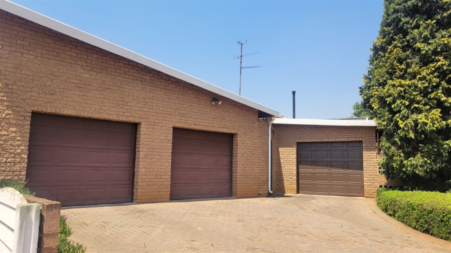 4 Bedroom Property for Sale in Kenleaf Gauteng
