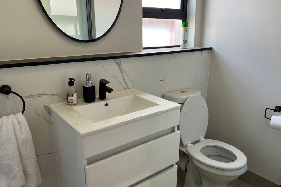 To Let 2 Bedroom Property for Rent in Waterfall Gauteng