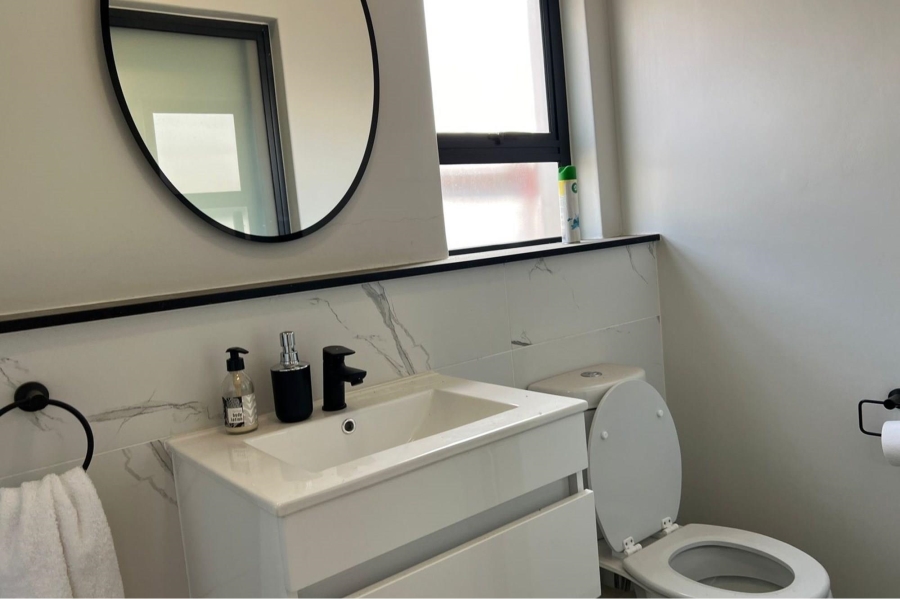 To Let 2 Bedroom Property for Rent in Waterfall Gauteng