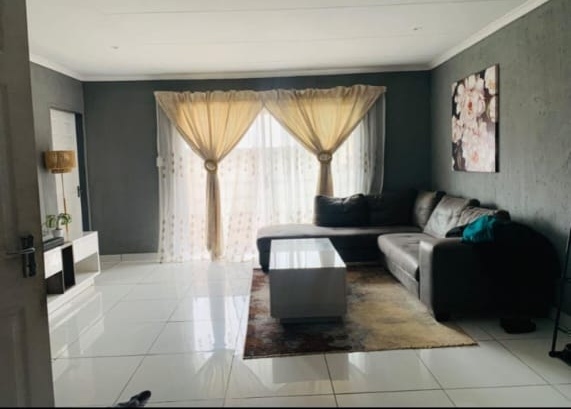 2 Bedroom Property for Sale in Tsakane Gauteng
