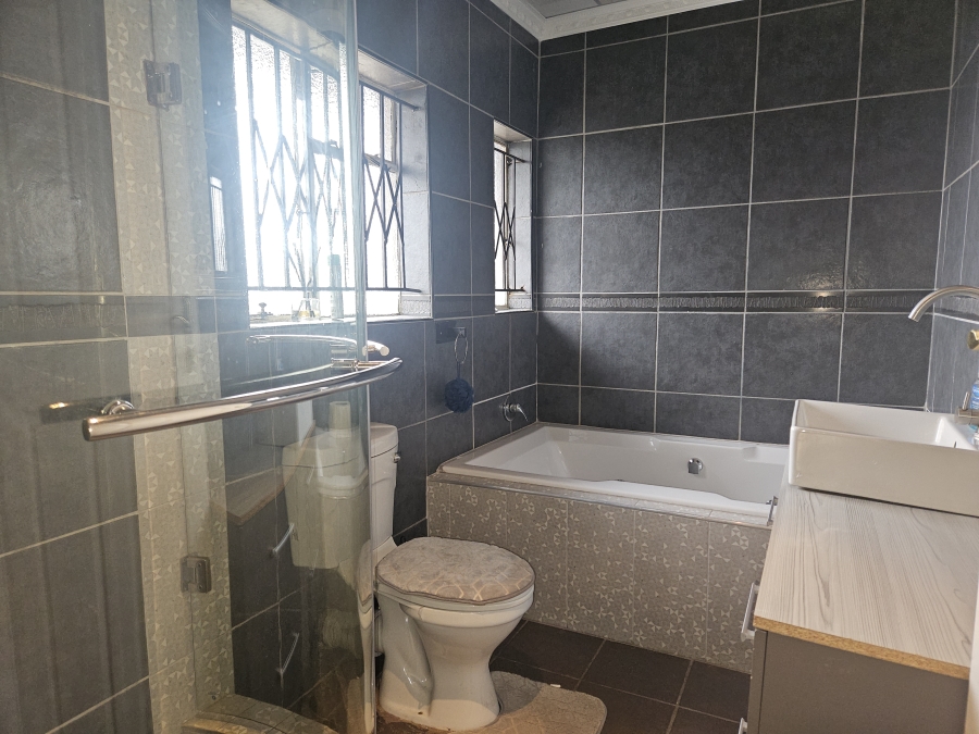 4 Bedroom Property for Sale in Eden Glen Gauteng