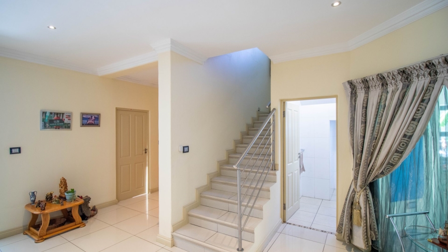 5 Bedroom Property for Sale in Kyalami Glen Estate Gauteng