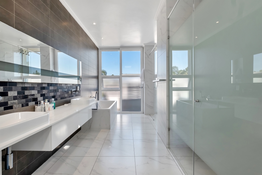 4 Bedroom Property for Sale in Illovo Gauteng