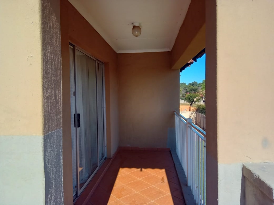 2 Bedroom Property for Sale in Rensburg Gauteng