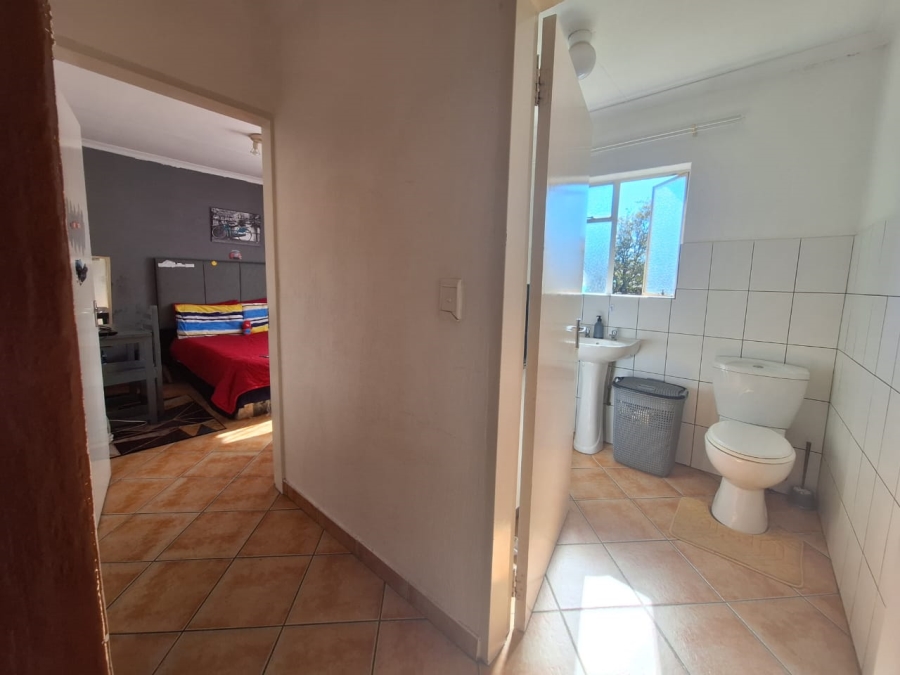 2 Bedroom Property for Sale in Rensburg Gauteng