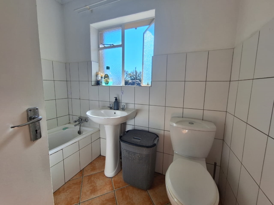 2 Bedroom Property for Sale in Rensburg Gauteng
