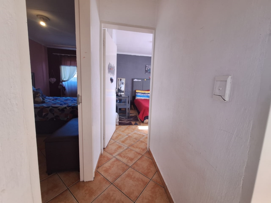 2 Bedroom Property for Sale in Rensburg Gauteng