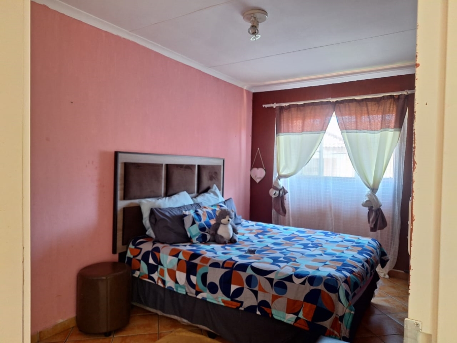 2 Bedroom Property for Sale in Rensburg Gauteng