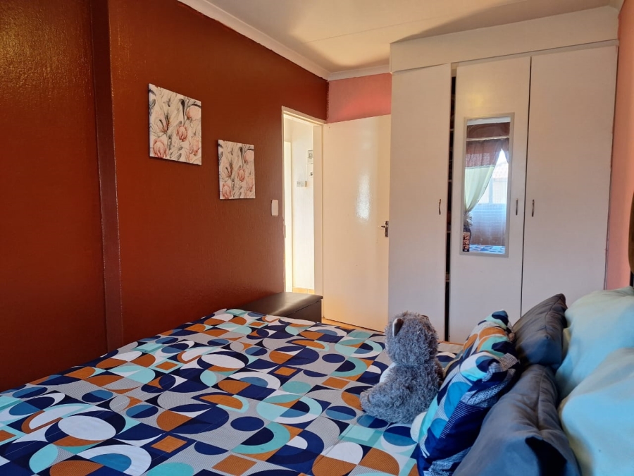 2 Bedroom Property for Sale in Rensburg Gauteng