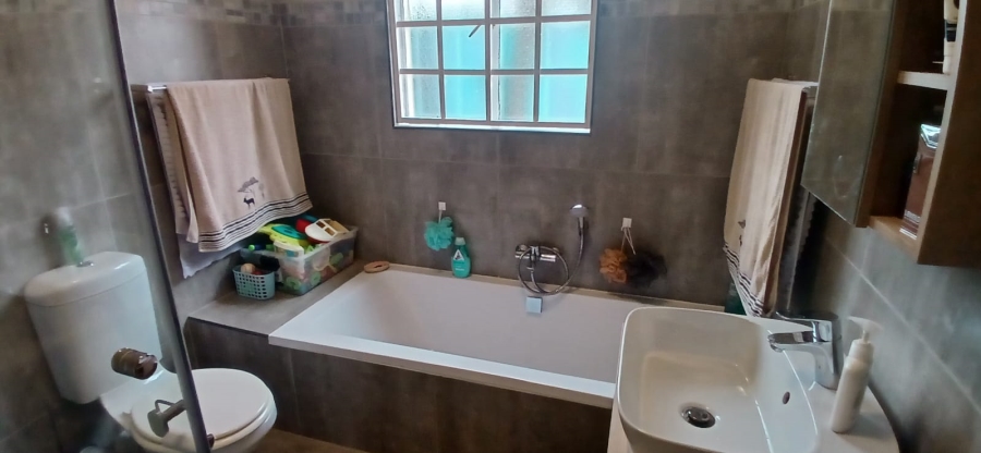 2 Bedroom Property for Sale in Henley on Klip Gauteng