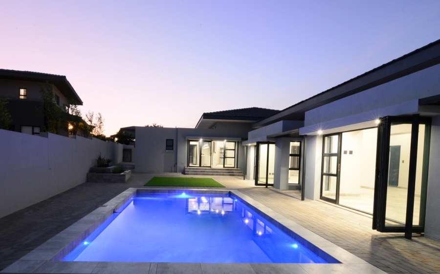 To Let 5 Bedroom Property for Rent in Lombardy Estate Gauteng