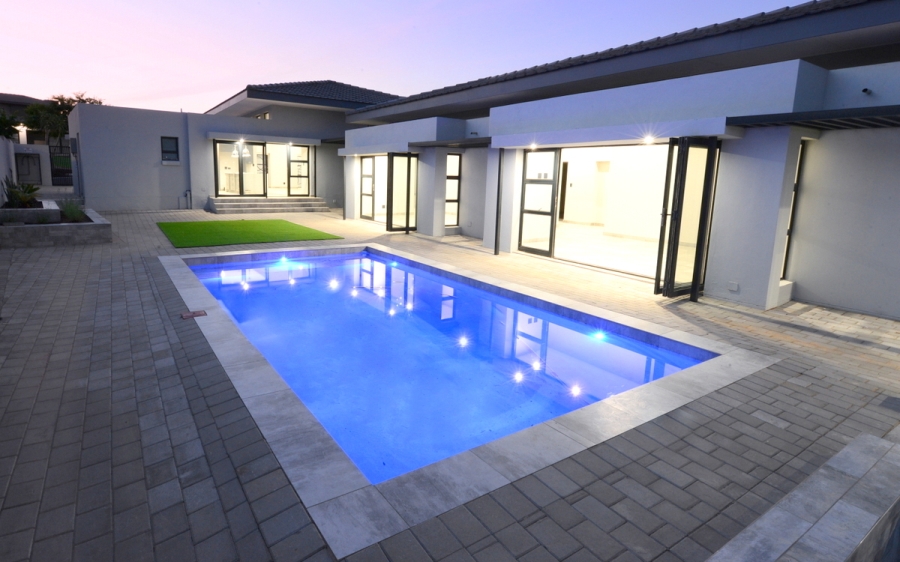 To Let 5 Bedroom Property for Rent in Lombardy Estate Gauteng