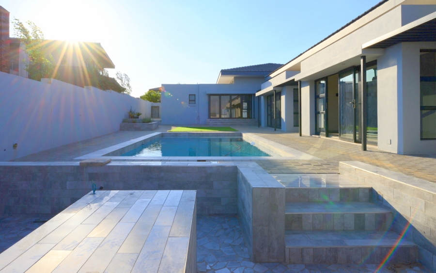 To Let 5 Bedroom Property for Rent in Lombardy Estate Gauteng