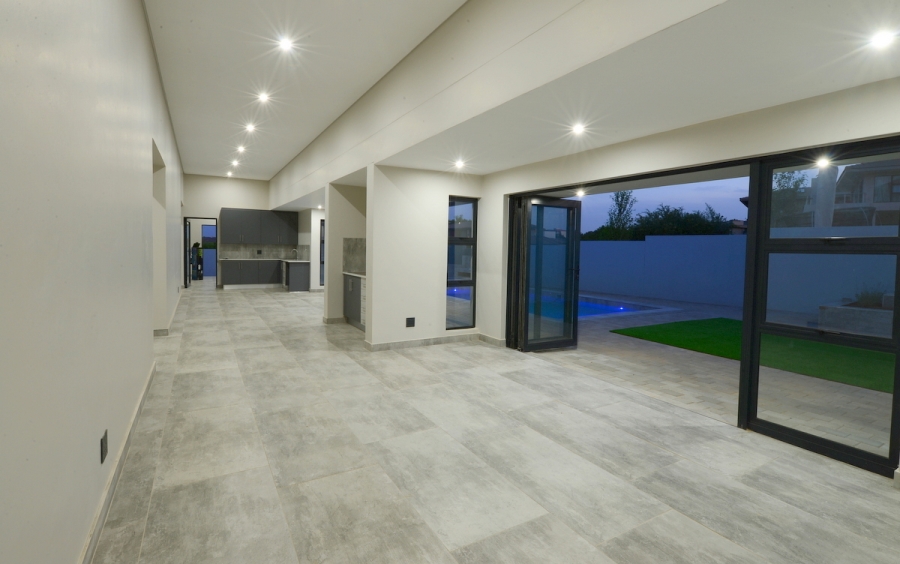 To Let 5 Bedroom Property for Rent in Lombardy Estate Gauteng
