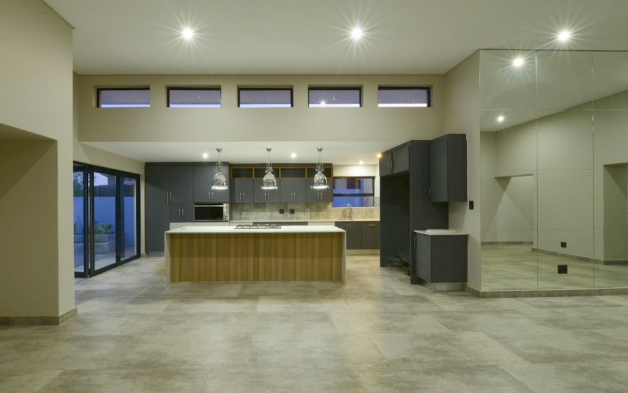 To Let 5 Bedroom Property for Rent in Lombardy Estate Gauteng