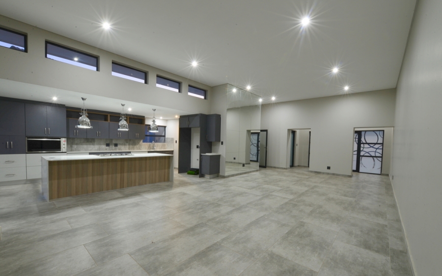 To Let 5 Bedroom Property for Rent in Lombardy Estate Gauteng