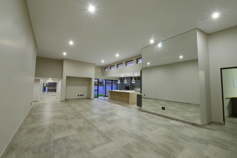 To Let 5 Bedroom Property for Rent in Lombardy Estate Gauteng