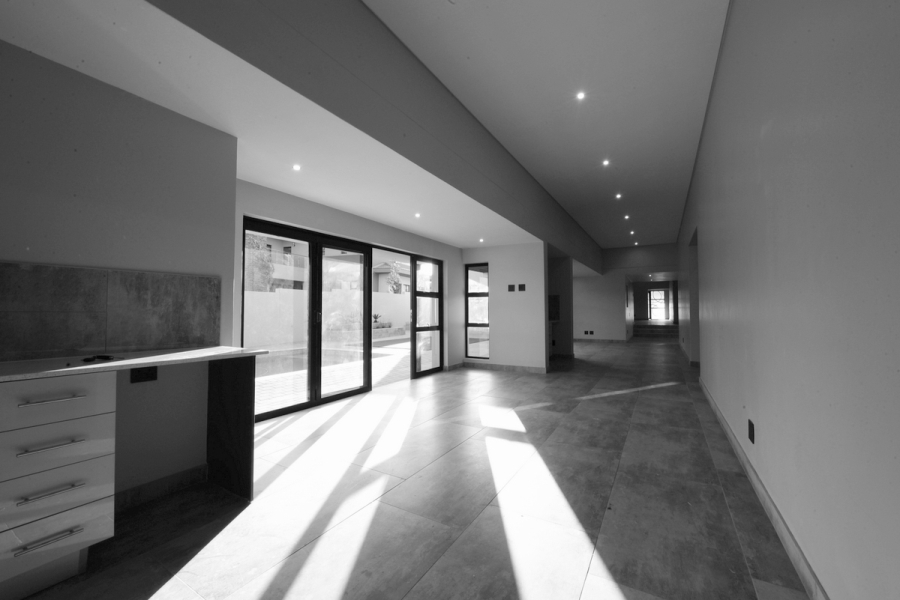 To Let 5 Bedroom Property for Rent in Lombardy Estate Gauteng